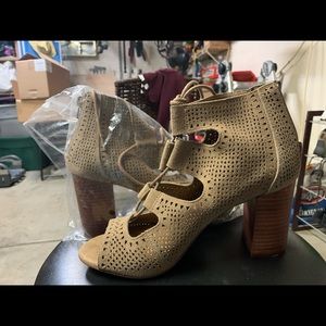 Crown Vintage Heels